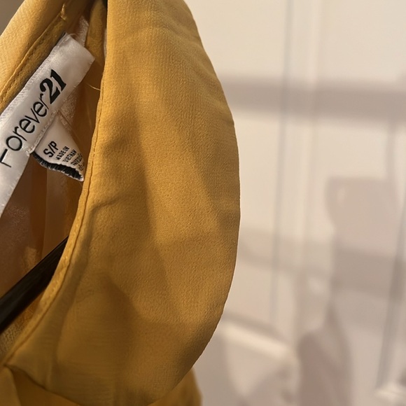 Mustard peter pan collared blouse from Forever 21 - Picture 3 of 3